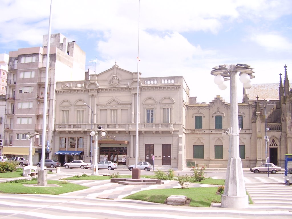 Teatro Espanhol, Azul - Argentina (por Felipe Minatto, Sombrio/SC) by Felipe L. Minatto "B…