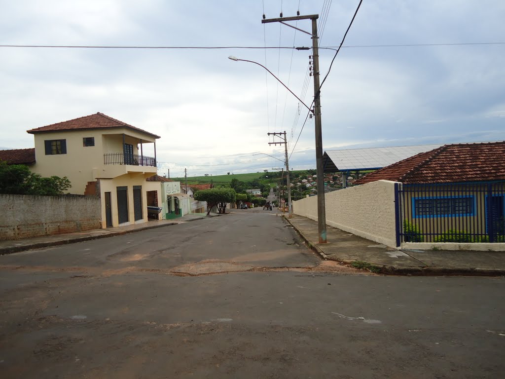 Rua Lateral da Escola Ari Fonseca de Rinópolis - SP by Gal dos Anjos