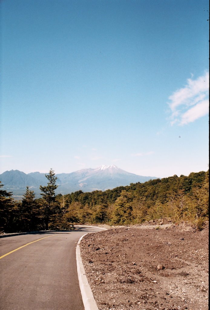 Bajando del Volcán Osorno, X Rg, Chile 2006 by Eugenio Salzmann