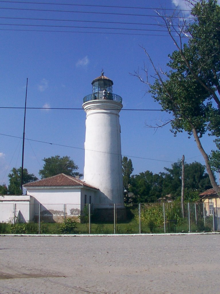 ..the old lighthouse - aug 2004 by Tescoveanu Tudor