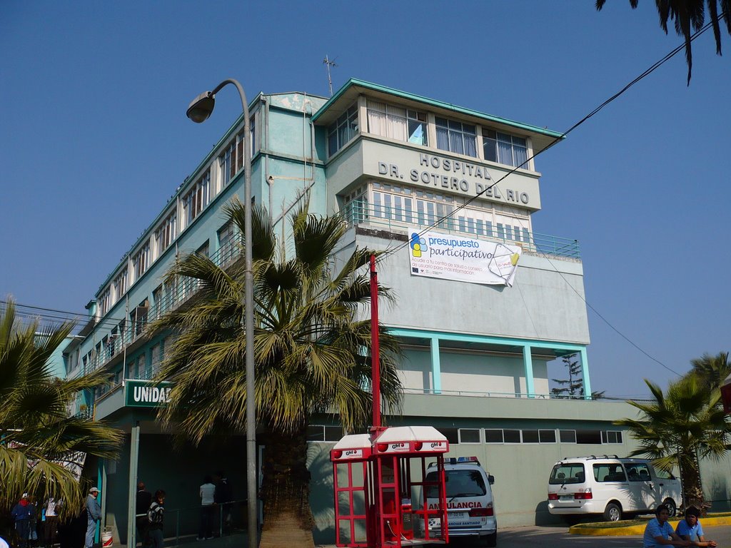 Hospital Sótero del Río desde V. Mackenna by Felipe Hernández S