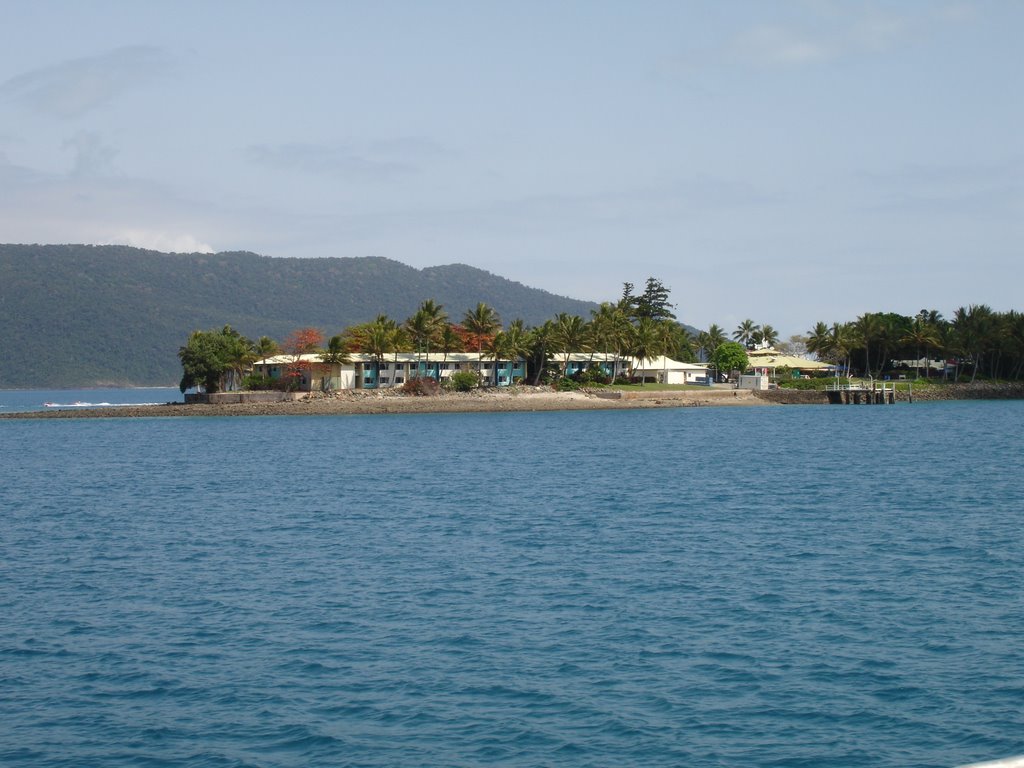 Daydream Island - Southern End by Mark Read