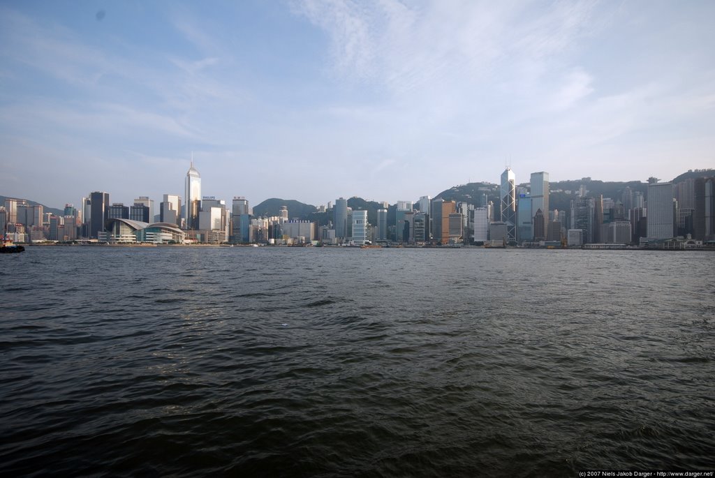 2007-08-26 Victoria Harbour by Jakob Darger