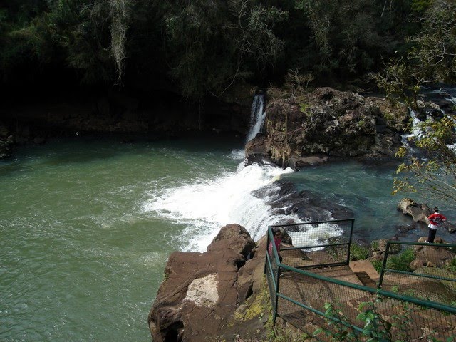 En las pasarelas del Salto Tres de Mayo (jfe) by jfe