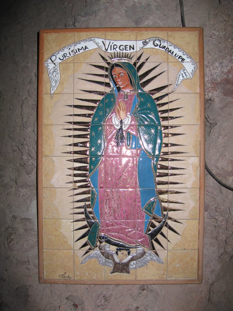 La vierge de Guadalupe, entrée du Restaurant La Gruta Teotihuacan Mexique by titoudu67