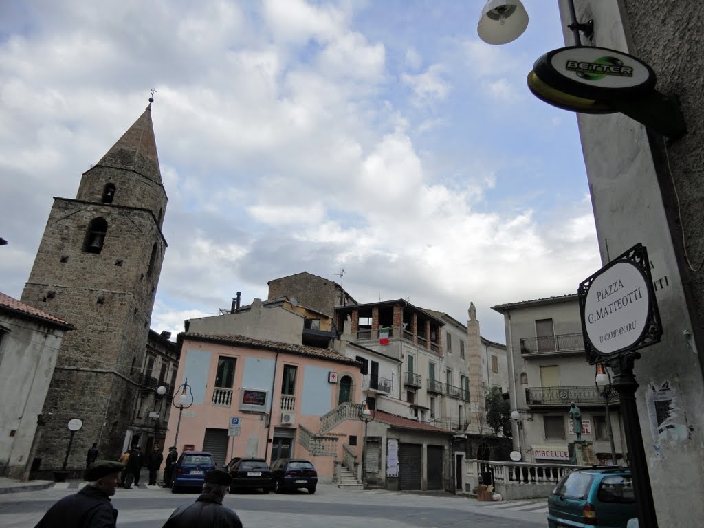 Longobucco - Piazza G. Matteotti (u campanaru) by Marco Linori