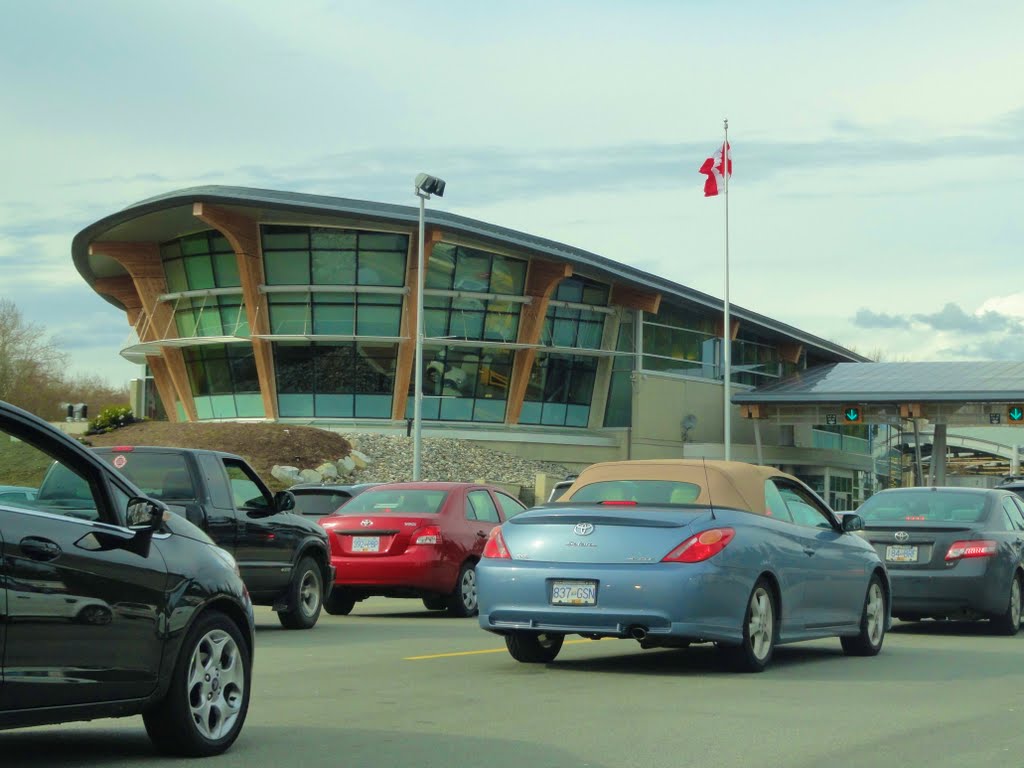 Canada border by Edwin Brion