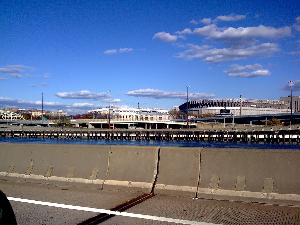 Yankee Stadium old + new by g.mario