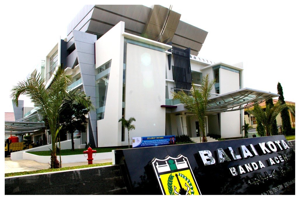 Balai Kota (City Council) - Banda Aceh by Suhartono