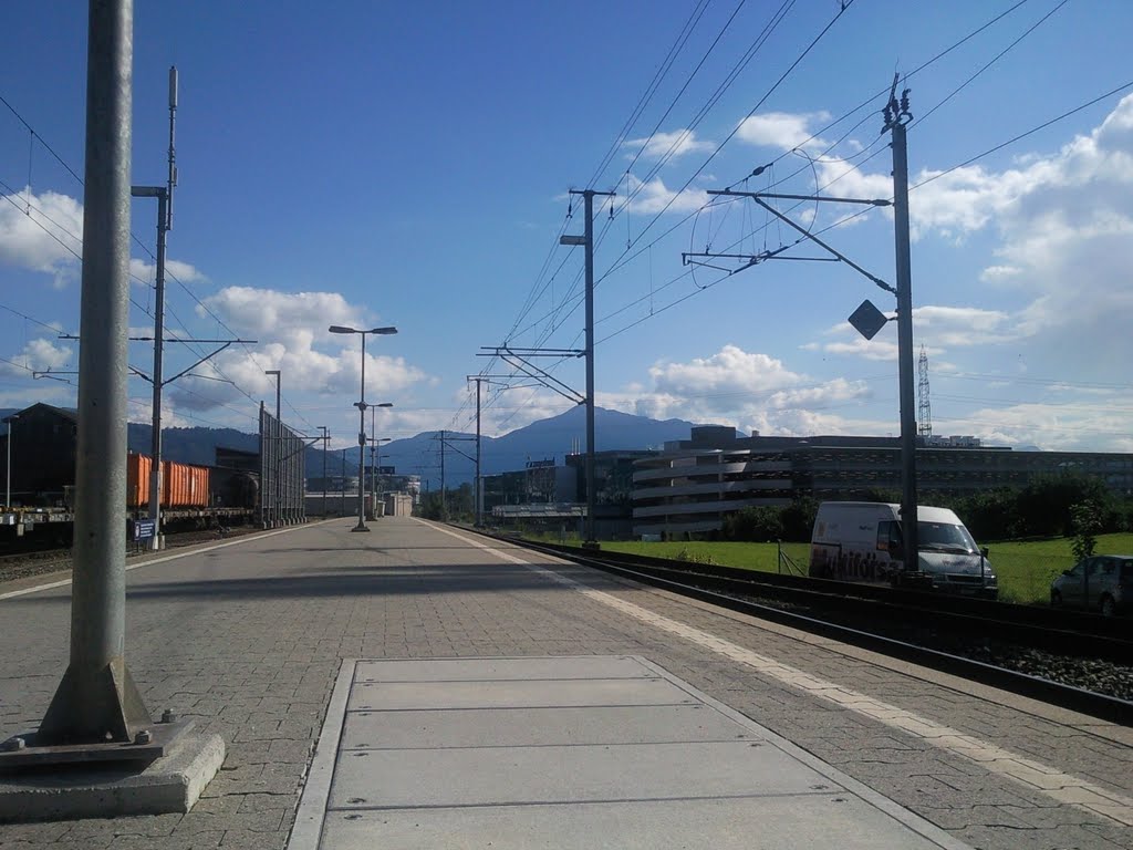 Train station by snikfromnis