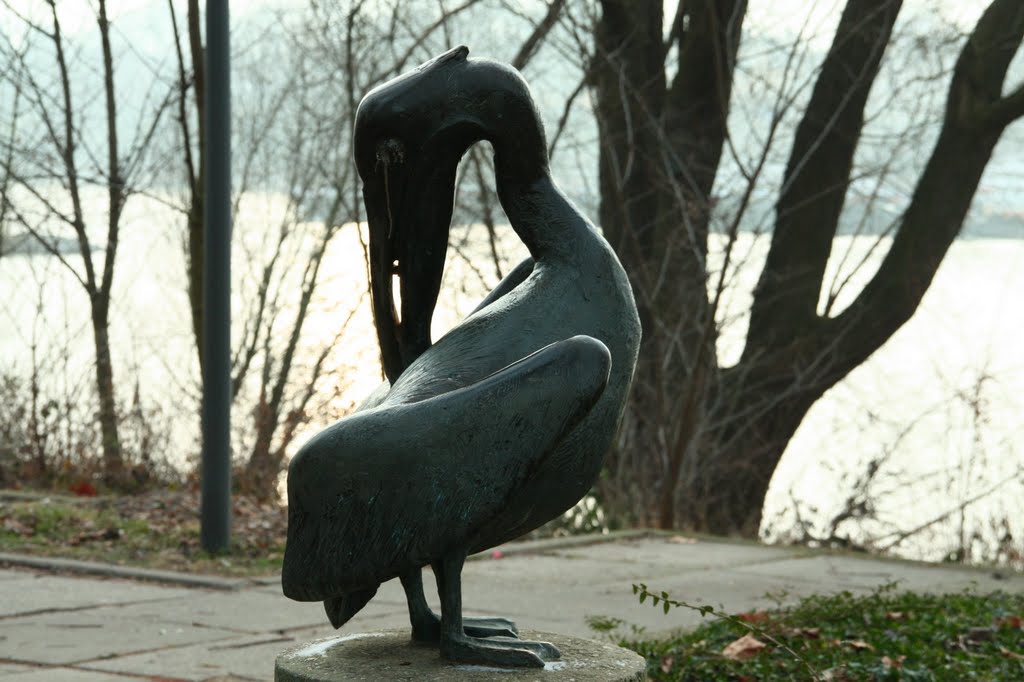 Niederdollendorf, Skulptur an der Rheinpromenade by Egbert Herold