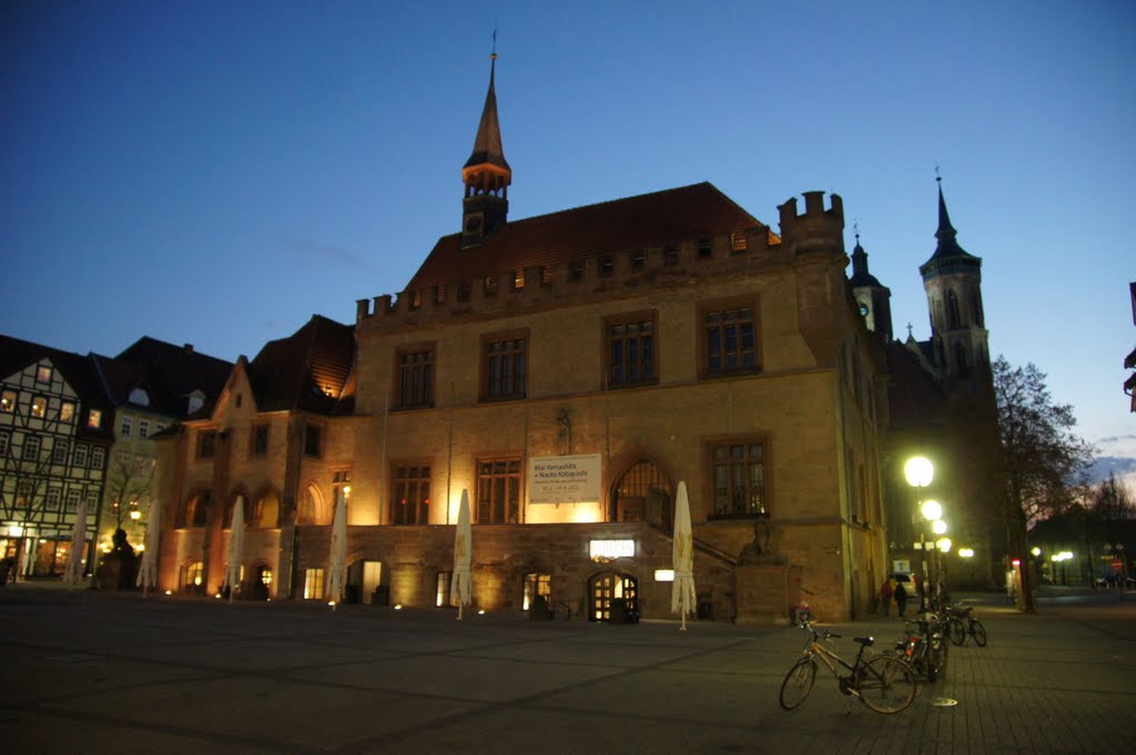 Das alte Rathaus am Abend by Reginhart