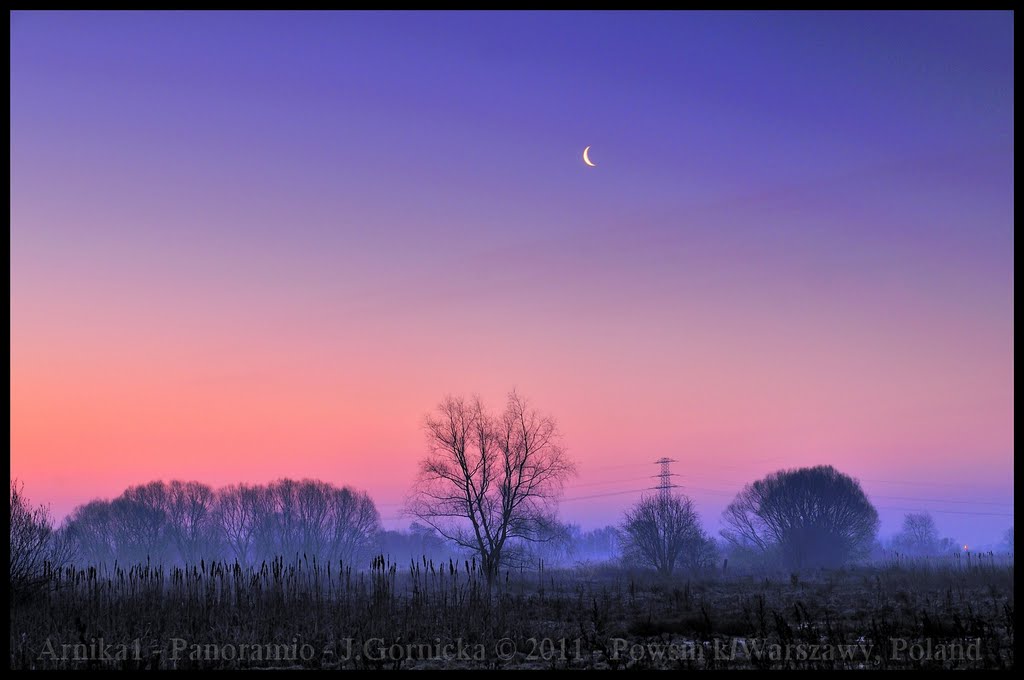 The moon before sunrise by Arnika1