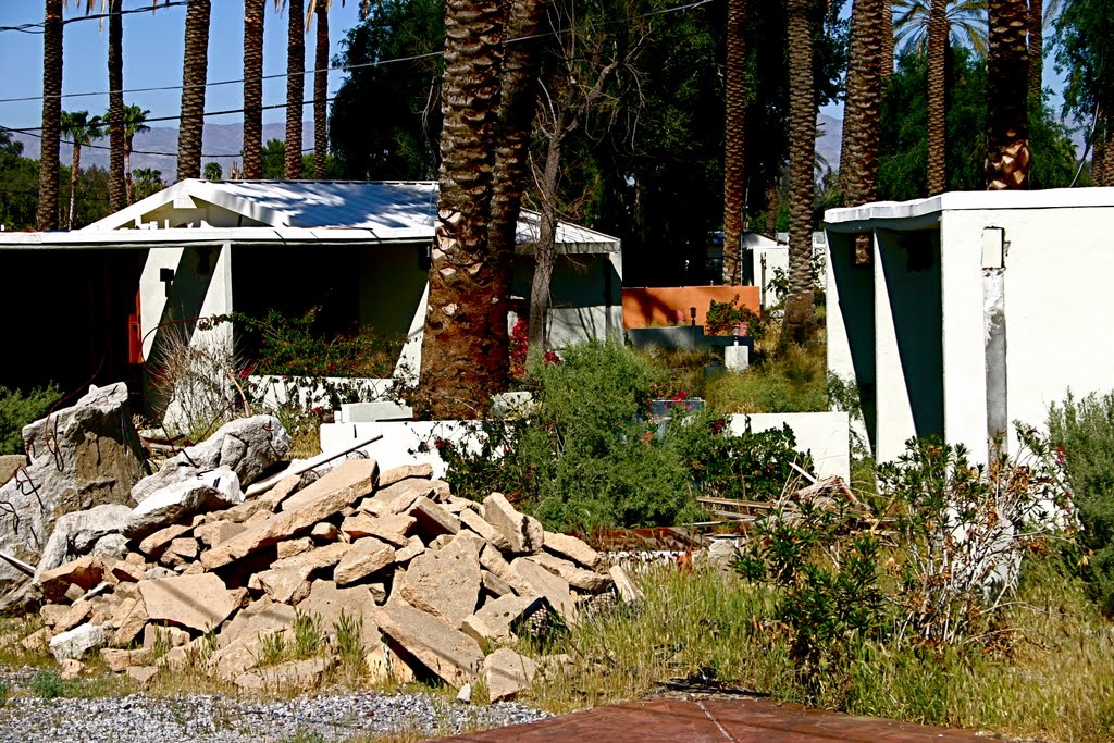 The deserted Villa Hotel and Spa Resort, Cathedral City, CA by MICHAEL  JIROCH  &  www.michaeljiroch.com