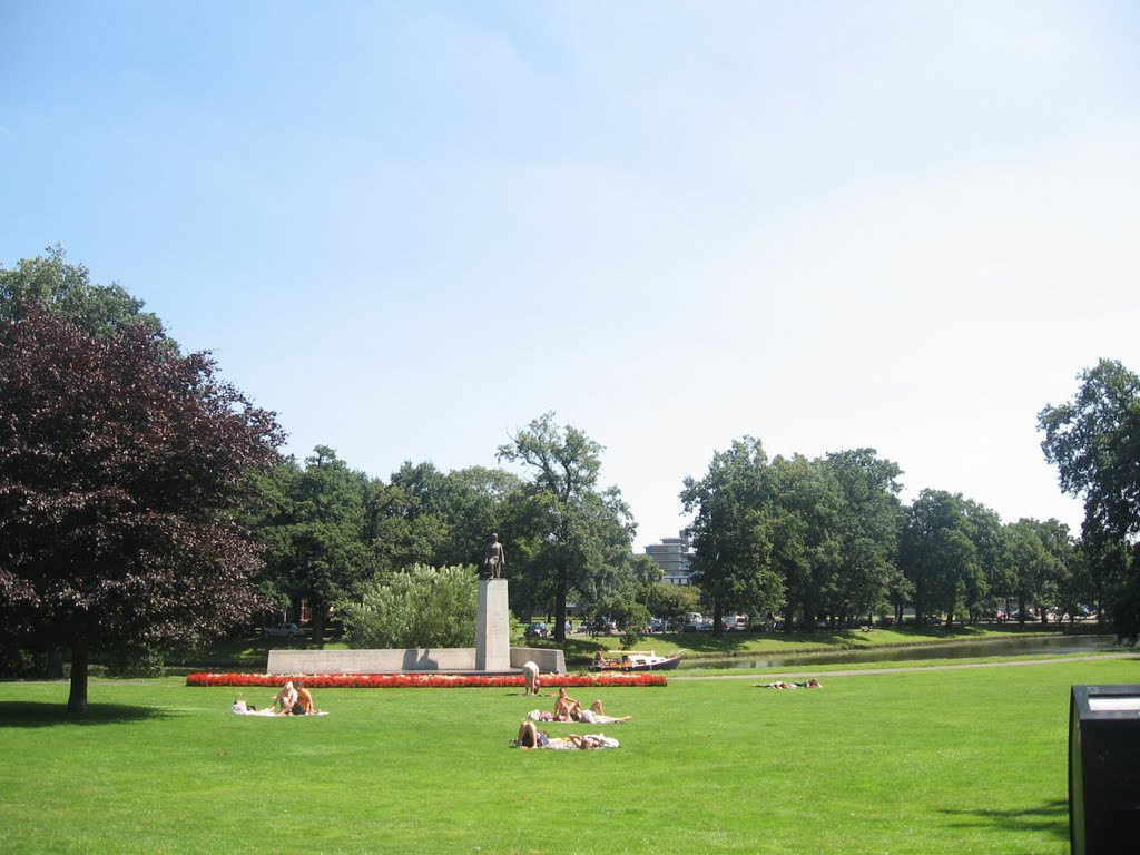 Zonnen in Ter Pelwijkpark,Zwolle by ewcia2331