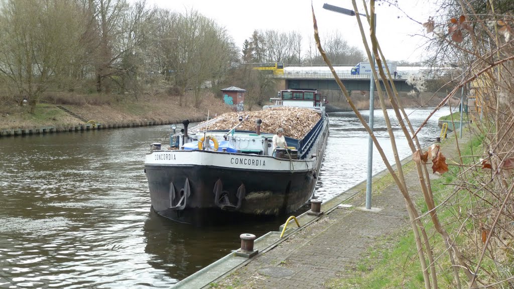 Teltowkanal in Lichterfelde by ullistelzner