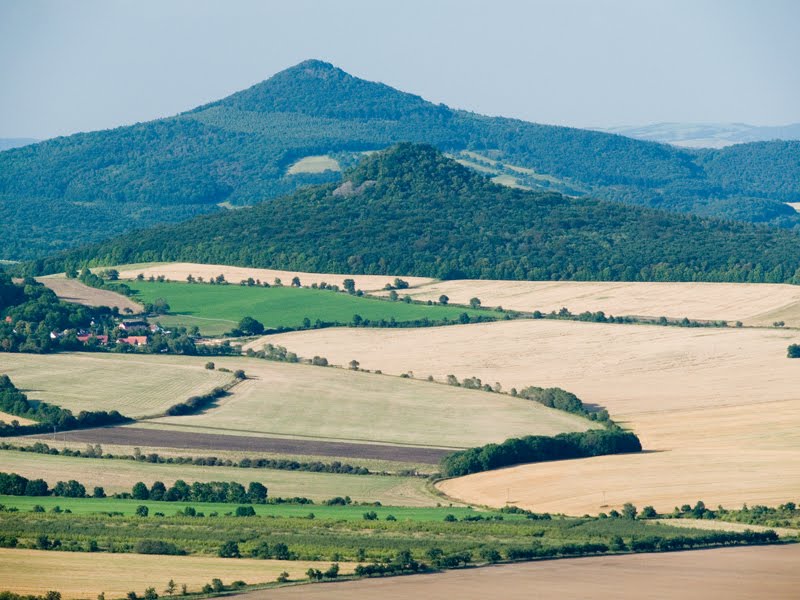 Ostrý-Milešovka from Hrádek by Harmonicon