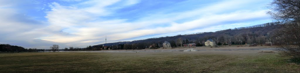 Blick von Kleinzschachwitz nach Hosterwitz by Sonnimaus