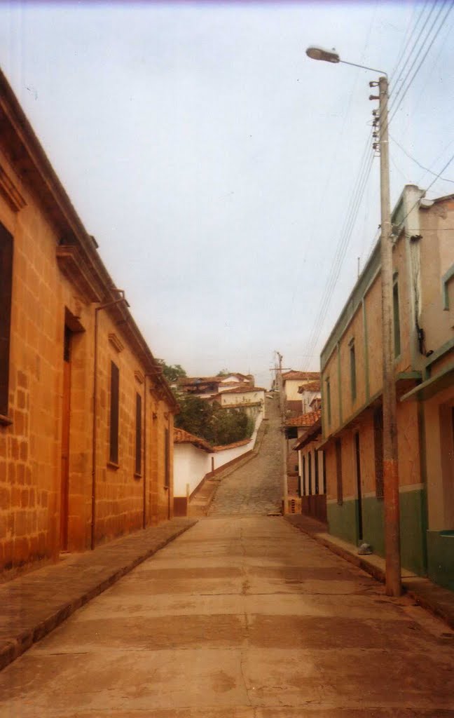 CALLE EN ZAPATOCA SANTANDER COLOMBIA by macruz1948