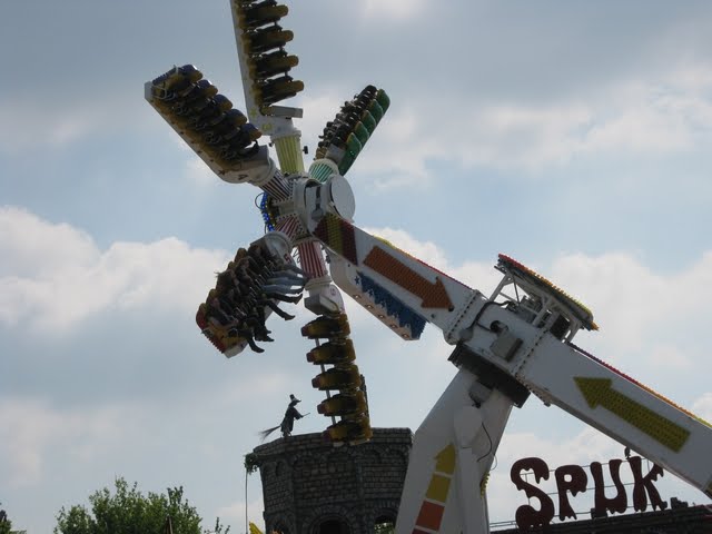 Kermis Doetinchem Mei 2010 Drop zone by robincoaster