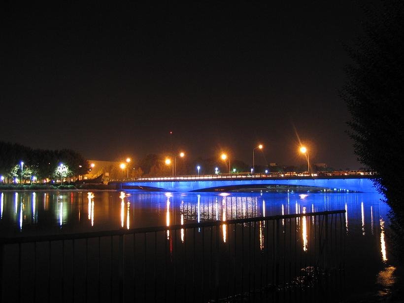 ZayandehRood River - زاینده رود by Hamzeh Karbasi