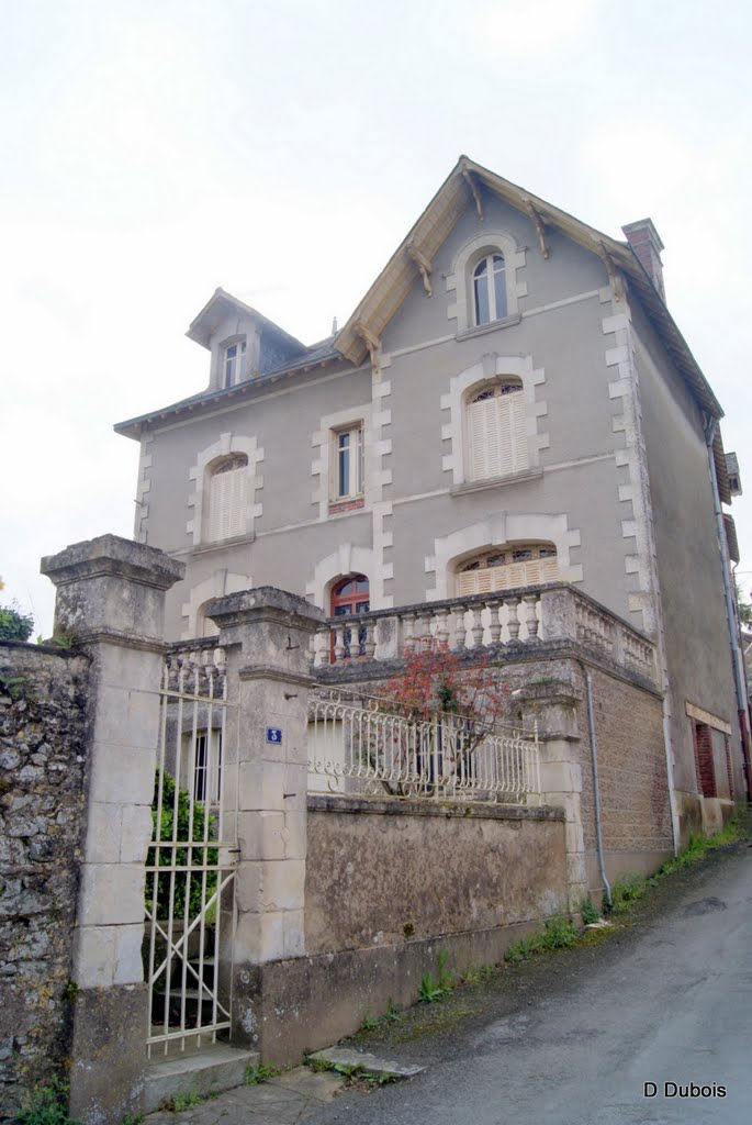 St Florent le Viel rue du grenier a sel Maison ou vécurent Louis Poirier et sa soeur Julien Gracq by dom44