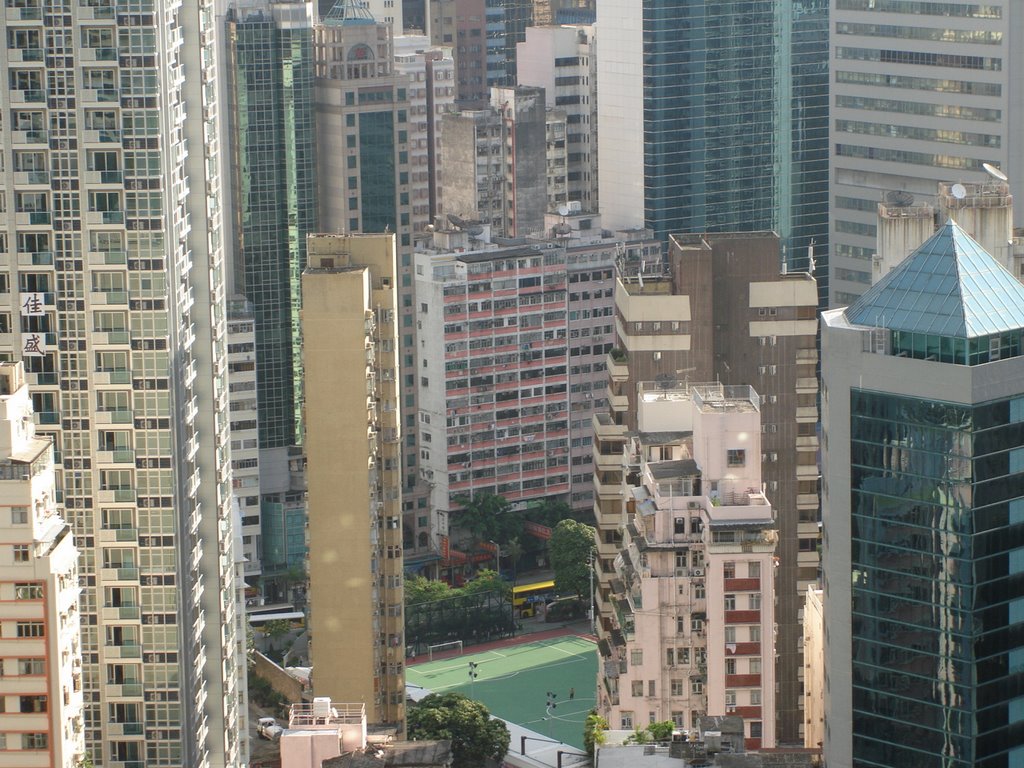 Hip Sang Bldg from Bowen Road 2007 by Edward Ng