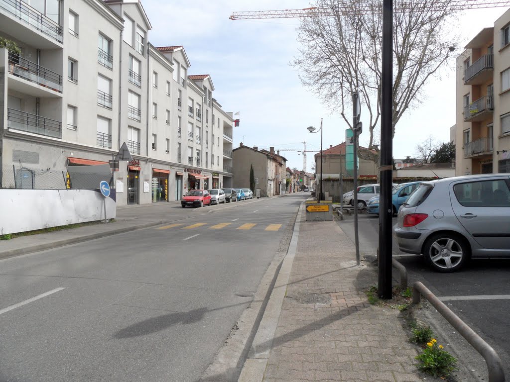 Rue de la République, vers l'Est... by Marc BOVET-MORINON