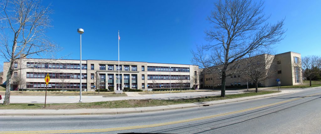 South Kingstown High School by davidchsw