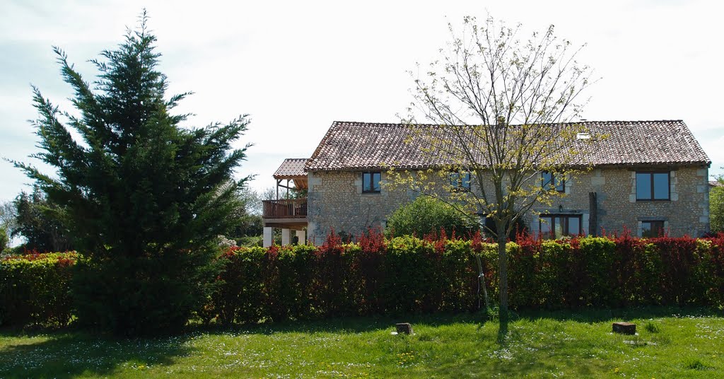 More accommodation at Longeveau Manor, as seen from the golf course - April 2011 by Mike Stuckey