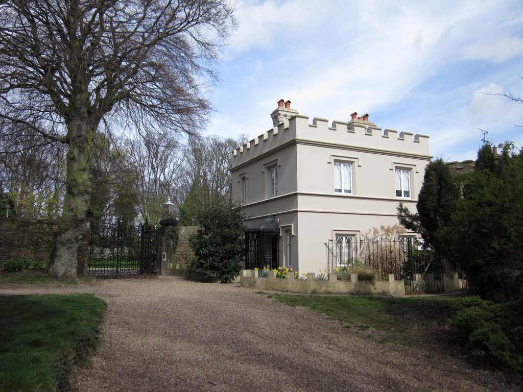 Gatehouse, George VI park, Ramsgate by David Carr