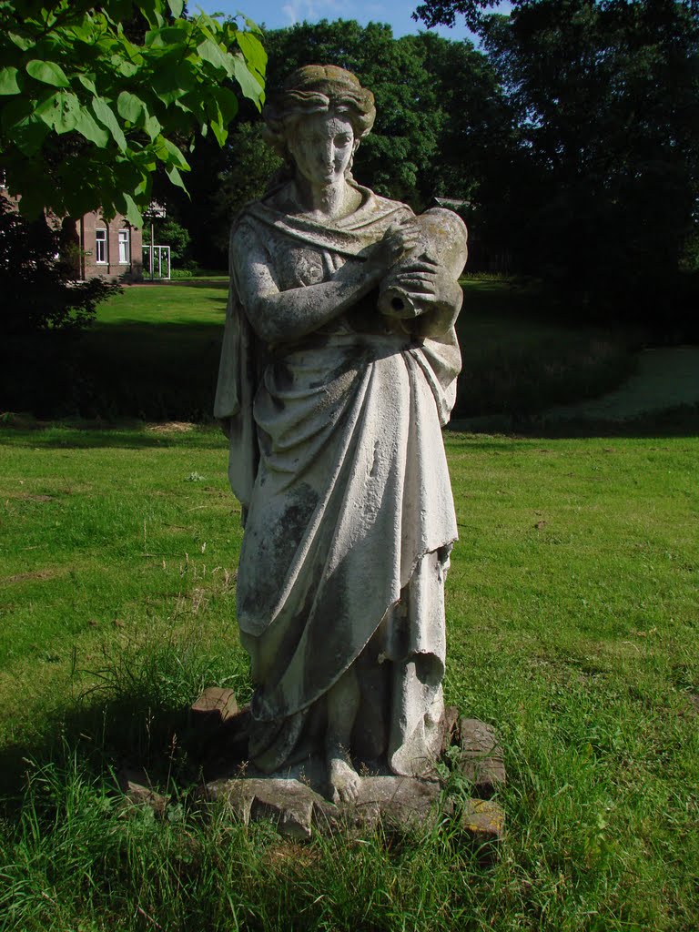 Statue at Coudewater sanatorium in Berlicum by fok123456