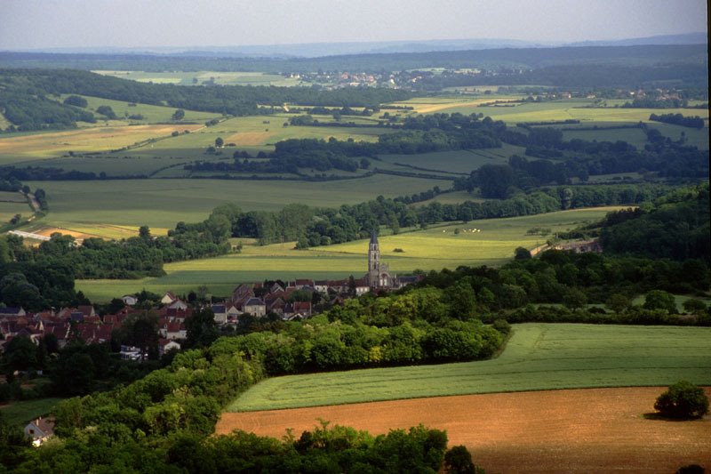 Saint-Père depuis Vezelay by Philippe Stoop