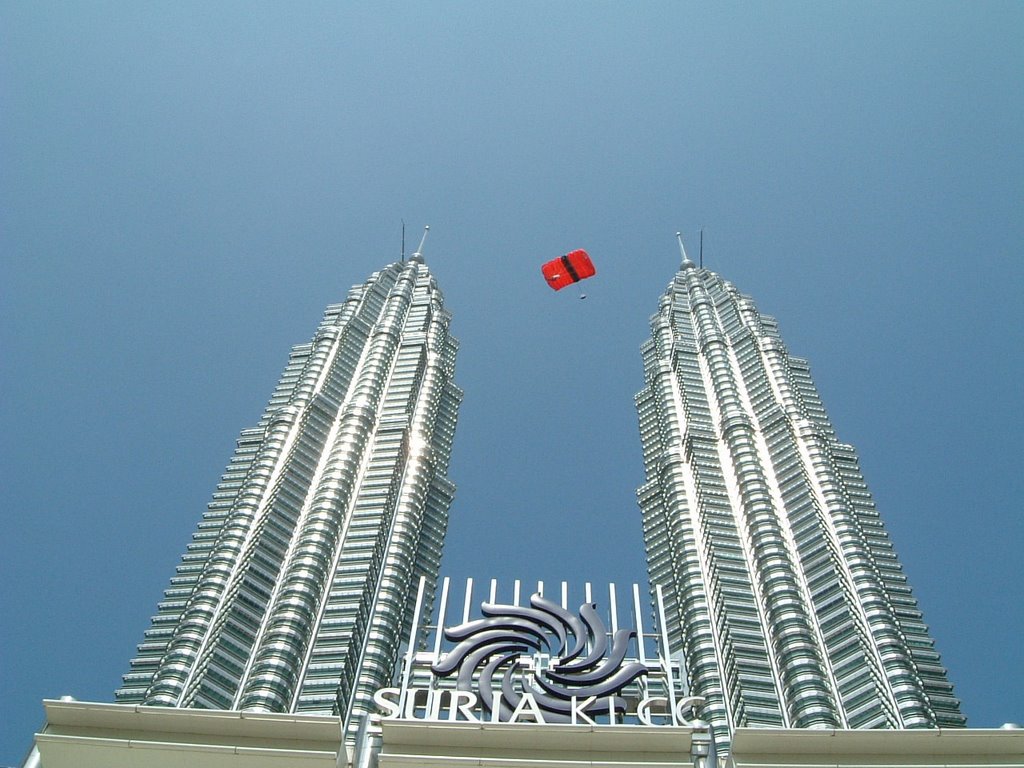 SURIA KLCC and the TwinTowers by Frank Thiele