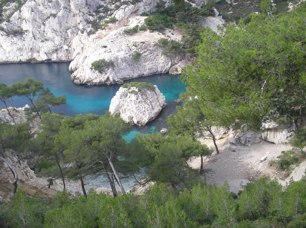 La Calanque de Sugiton by Le photographe incon…