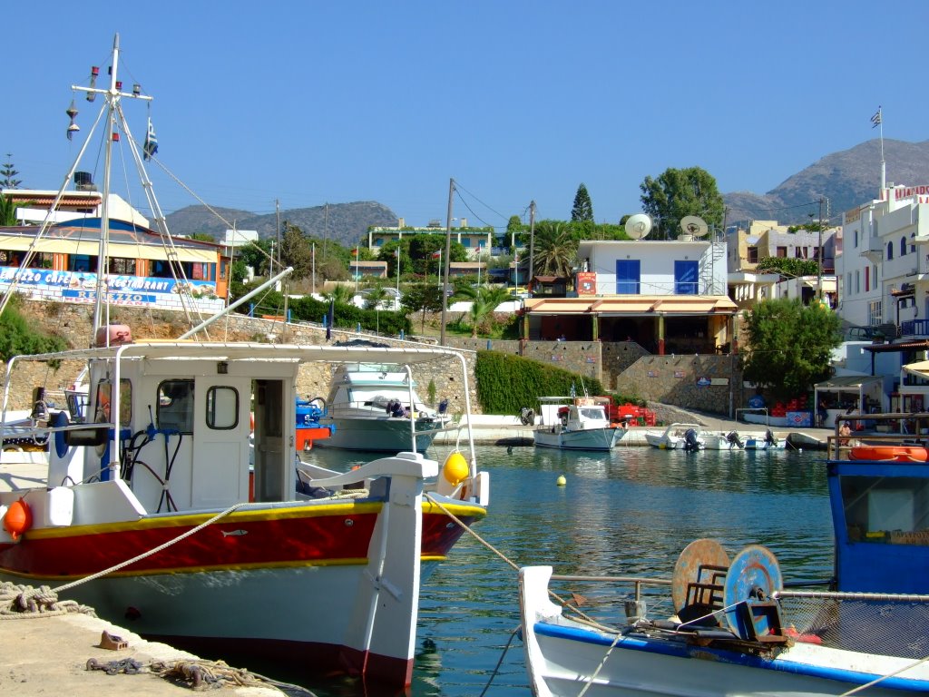 Sissi Harbour by steveskyliner