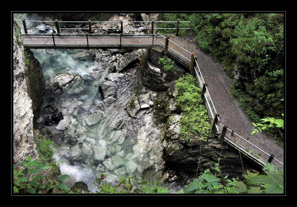 Brücke unterhalb der Thurwasserfälle by Ronald Hablützel