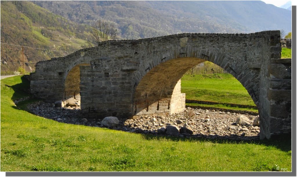 Villa di Tirano - Ponte romano by ©m patrizia rossitto