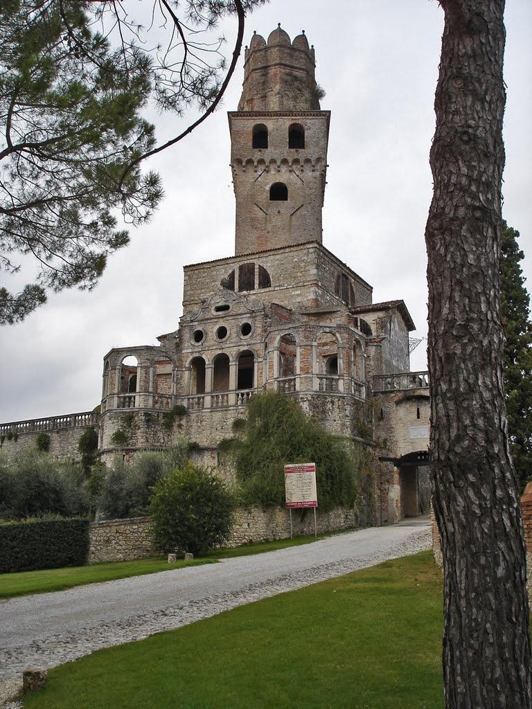 Susegana Castello San Salvotore by Contessa