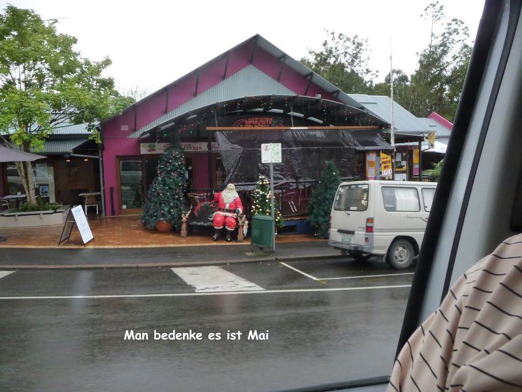 Man schmückt erst garnicht ab,in Australien by cockatoo