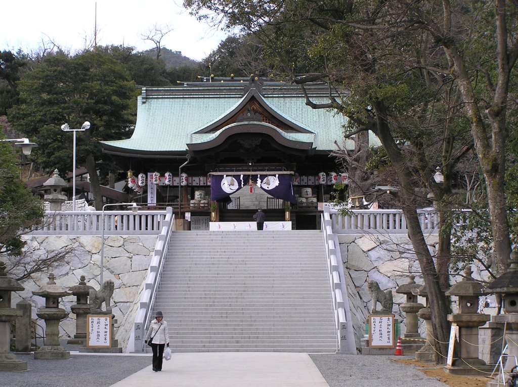 Hachiman Jinja by cfljason