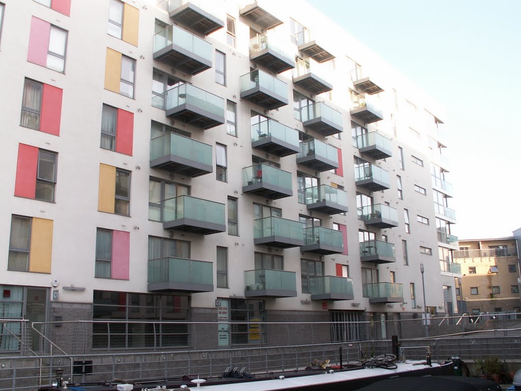 Flats near Burdett Road, on the Limehouse Cut by davidclee