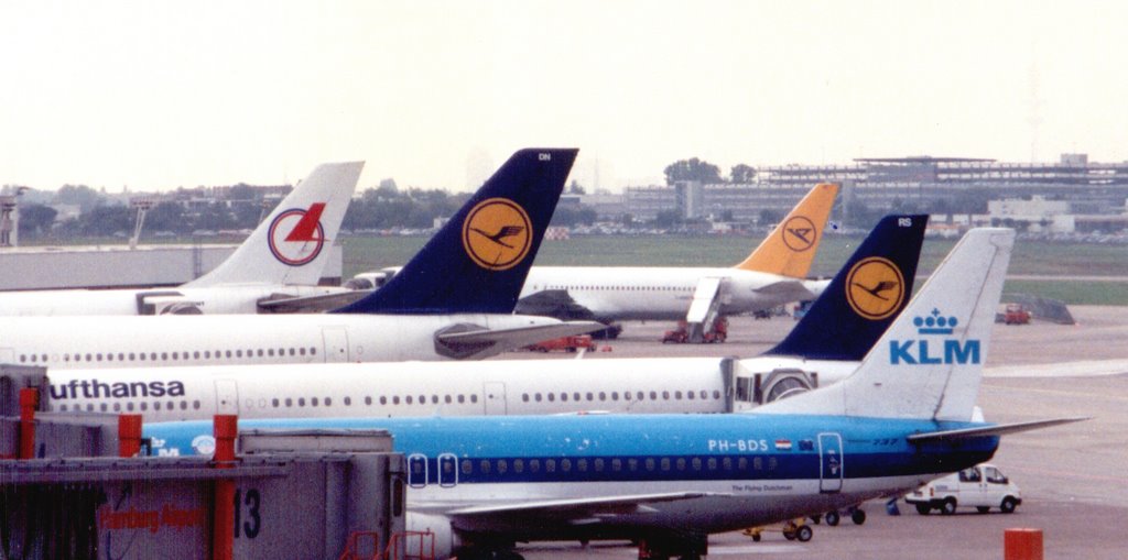 KL734 (PH-BDS), LH321, LH310, Onur AB3 and Condor 763, Hamburg (HAM) - early 2000s, Germany. by André Bonacin