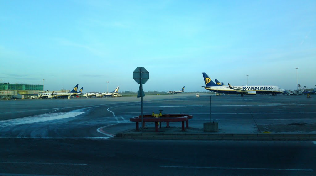 Stansted Airport. by Bogdan O.357