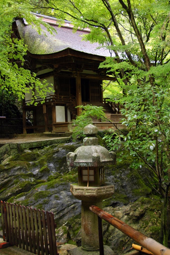 Ishiyamadera Temple by Slinnodd