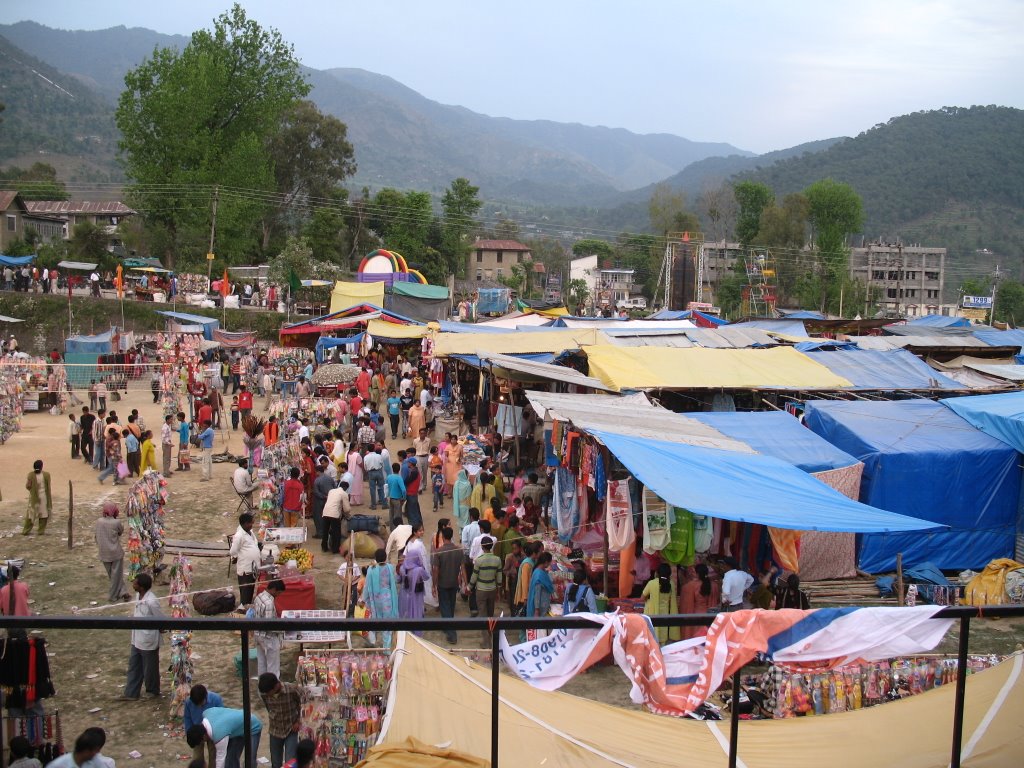 Joginder Nagar Mela by Sanjay Sharma