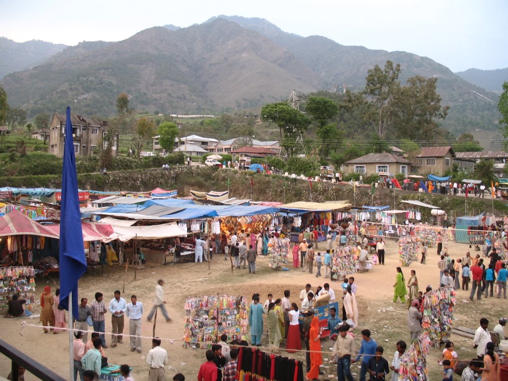 Joginder Nagar Mela by Sanjay Sharma