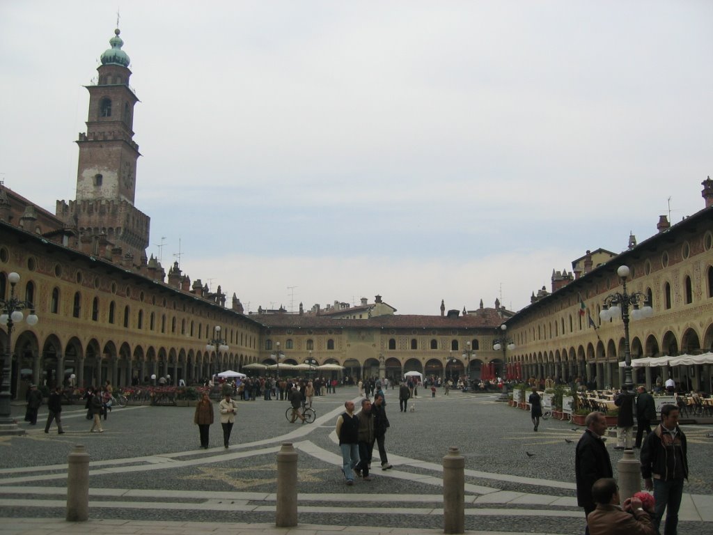 Piazza Ducale di Vigevano by Paolo Motta