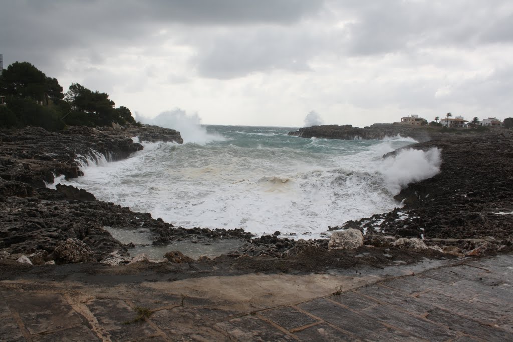 Baai aan het einde van Calle de Hermán Cortés (Portocolom) by lex_1975