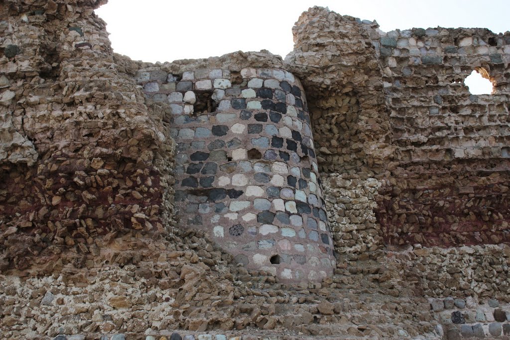 Portuguese Stronghold,Qeshm Island,Persian Gulf by Tardigrade